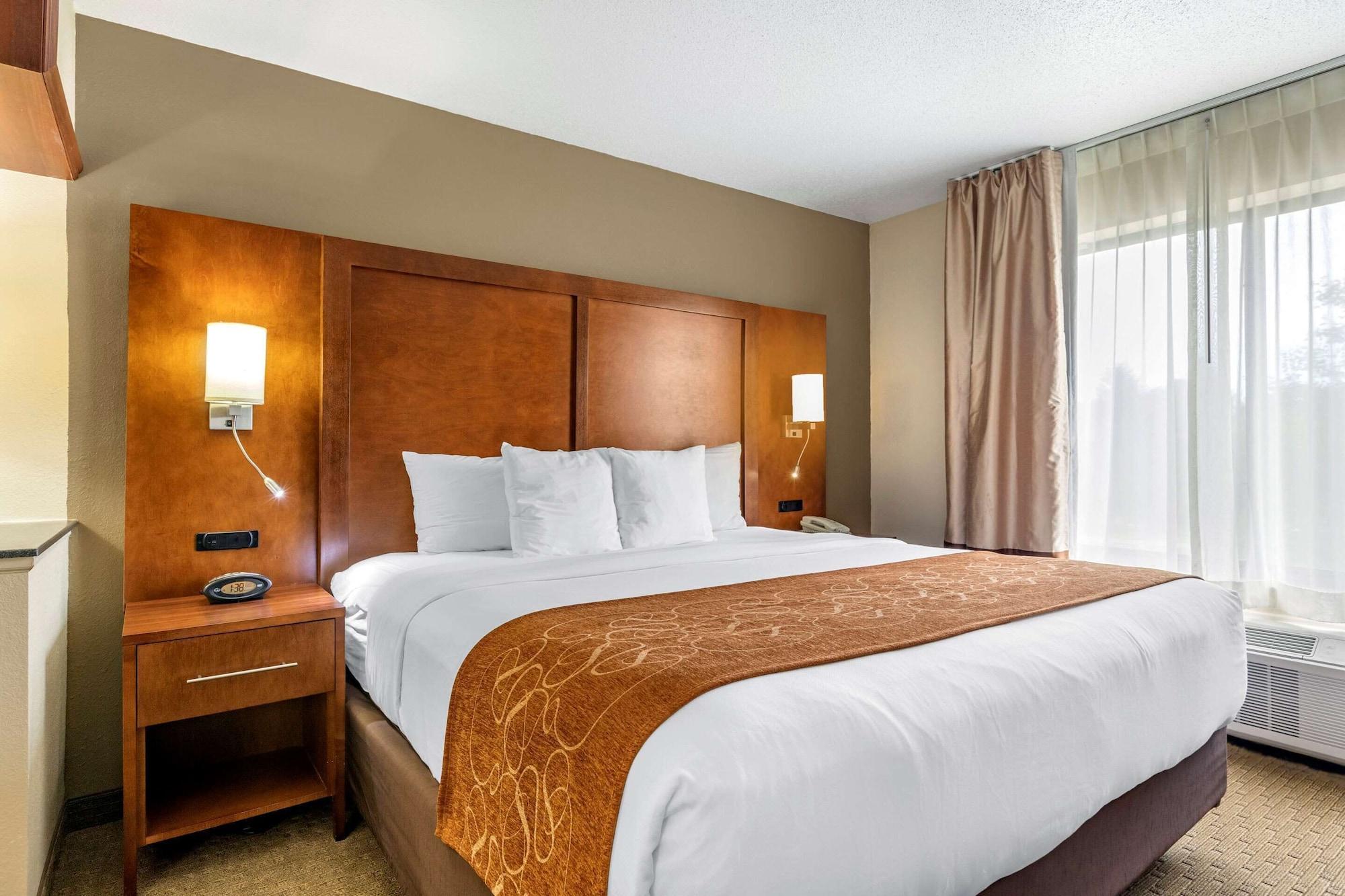 Comfort Suites Grand Rapids North Comstock Park Exterior foto